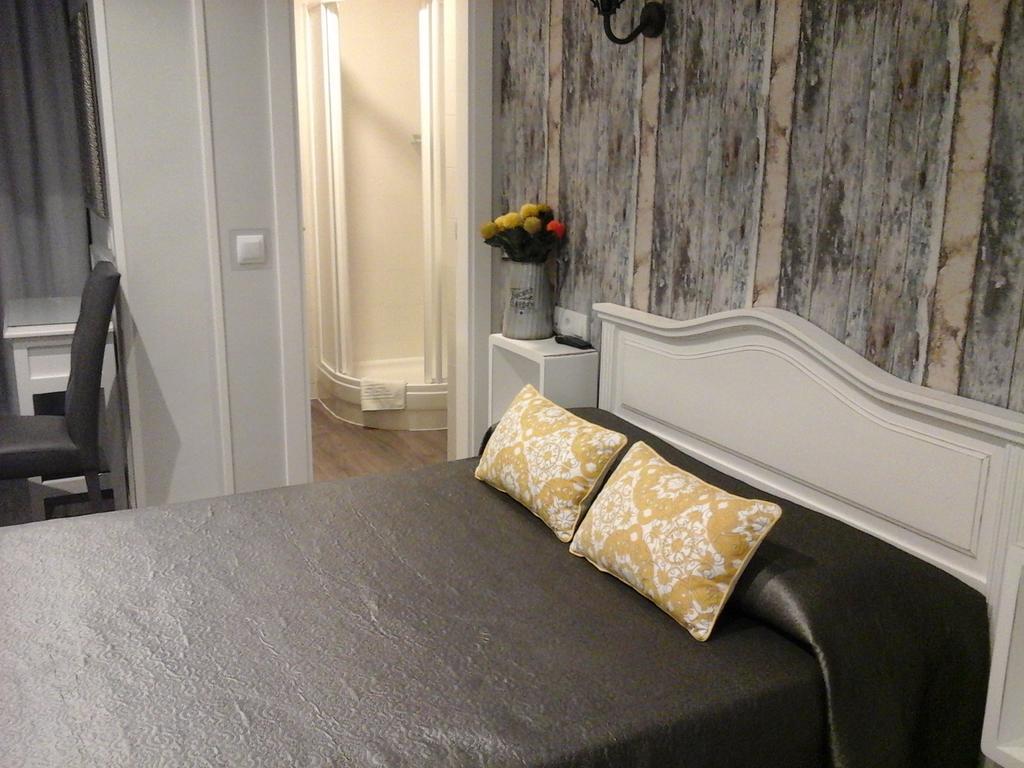 Hostal Don Alfonso Madrid Luaran gambar