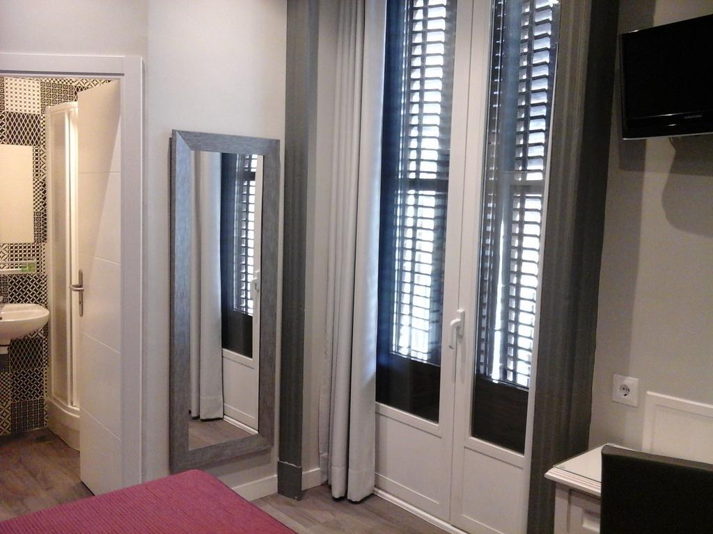 Hostal Don Alfonso Madrid Luaran gambar