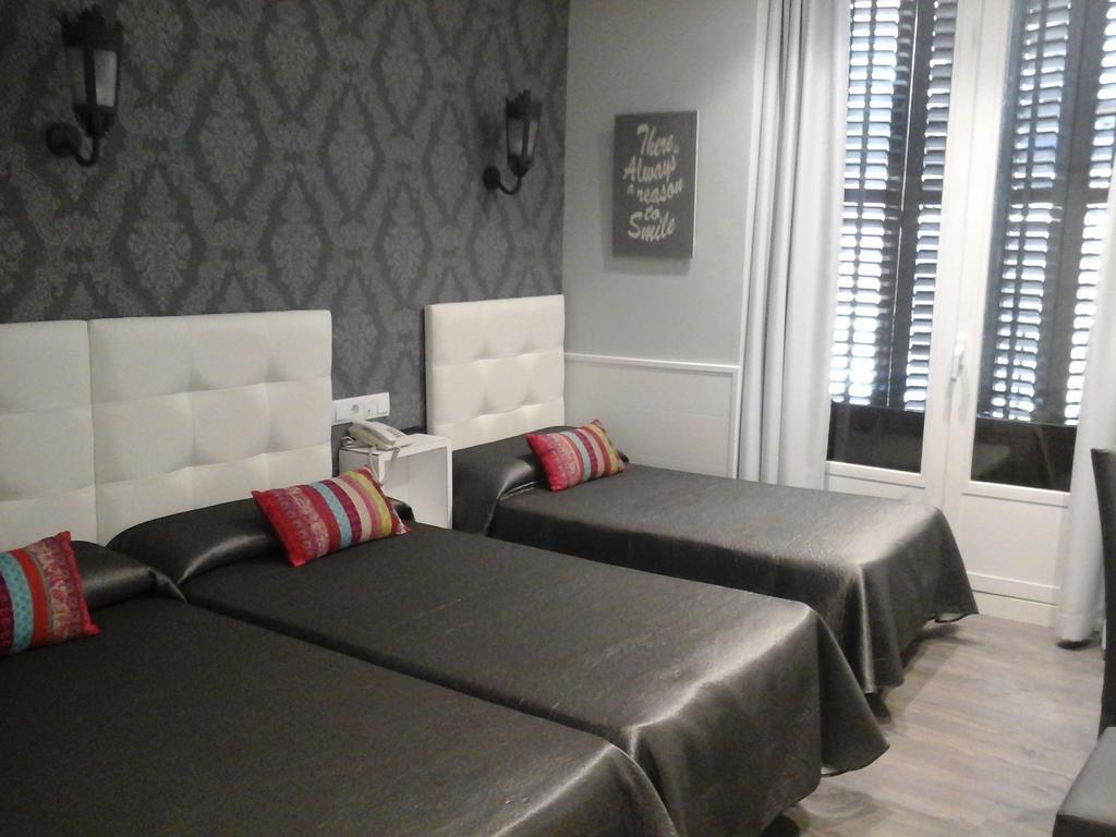 Hostal Don Alfonso Madrid Luaran gambar