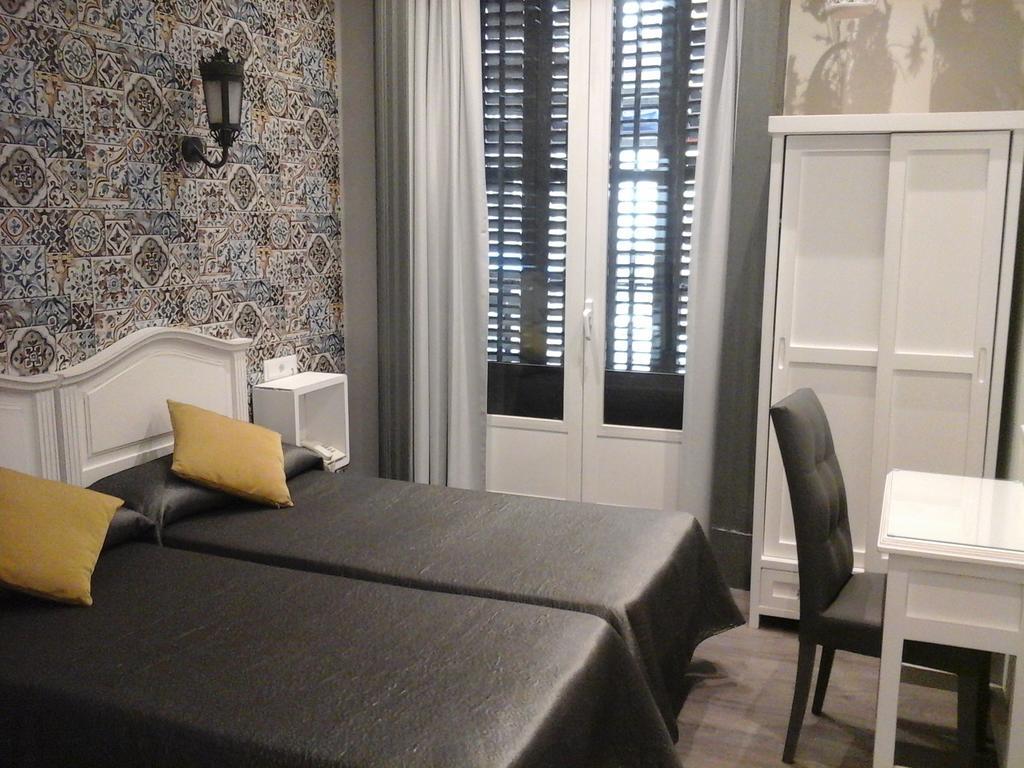 Hostal Don Alfonso Madrid Luaran gambar