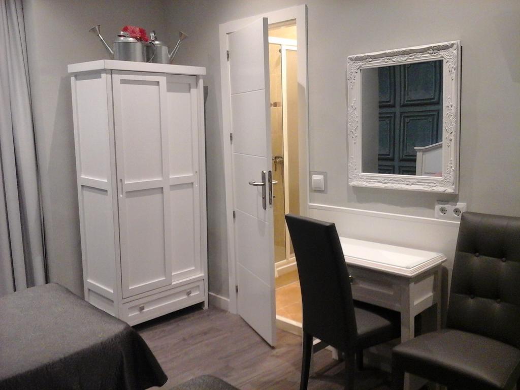 Hostal Don Alfonso Madrid Luaran gambar