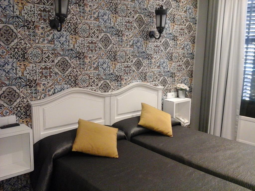 Hostal Don Alfonso Madrid Luaran gambar