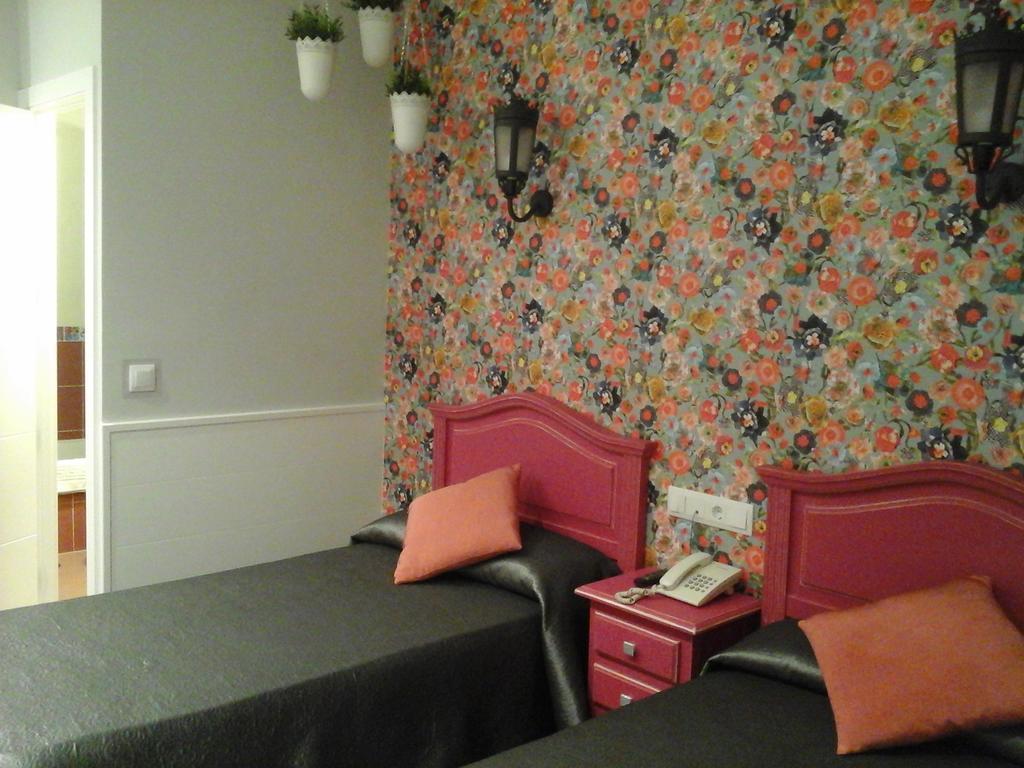 Hostal Don Alfonso Madrid Luaran gambar