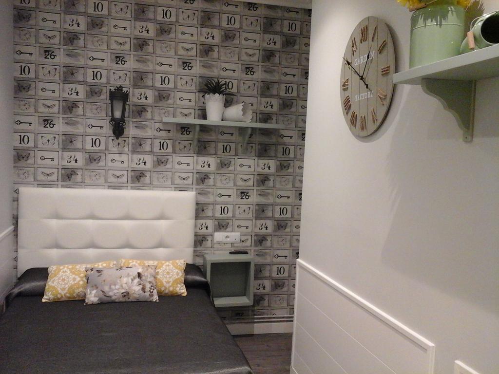 Hostal Don Alfonso Madrid Luaran gambar