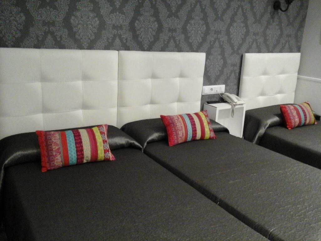 Hostal Don Alfonso Madrid Luaran gambar